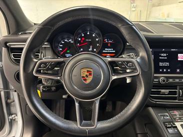 Porsche Macan Electrique Base — photo 13