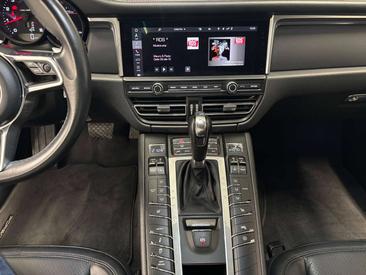 Porsche Macan Electrique Base — photo 14