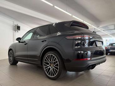 Porsche Cayenne III — photo 2