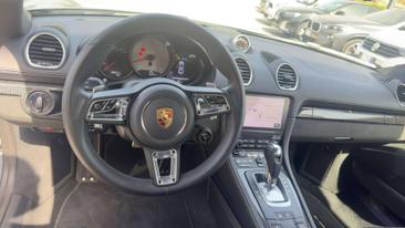 Porsche 718 Cayman GTS — photo 12