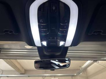Porsche Macan Electrique Base — photo 15