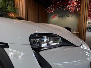 Porsche Taycan — photo 9