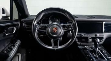 Porsche Macan Electrique S — photo 13