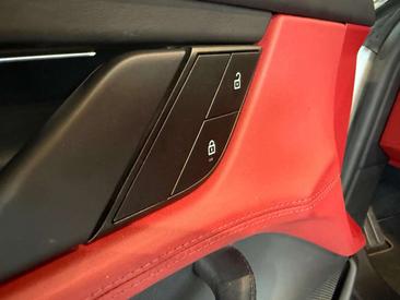 Porsche Taycan — photo 12