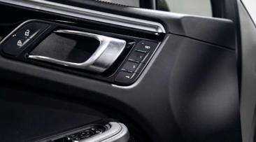 Porsche Macan Electrique S — photo 24