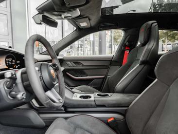 Porsche Taycan GTS — photo 13