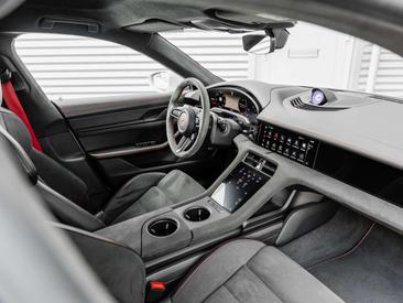 Porsche Taycan GTS — photo 15