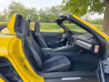 Porsche 718 Boxster Base — photo 9