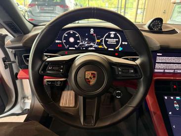 Porsche Taycan — photo 15