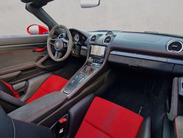 Porsche 718 Spyder — photo 11