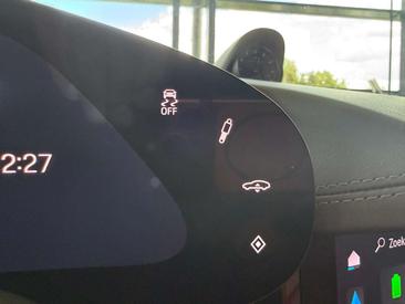 Porsche Taycan — photo 19