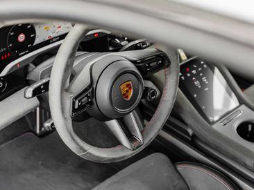 Porsche Taycan GTS — photo 43