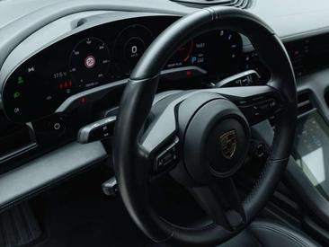 Porsche Taycan 4S — photo 11