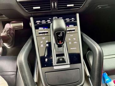 Porsche Cayenne III Turbo S E-Hybrid — photo 9