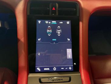 Porsche Taycan — photo 27