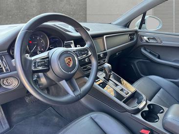Porsche Macan — photo 7