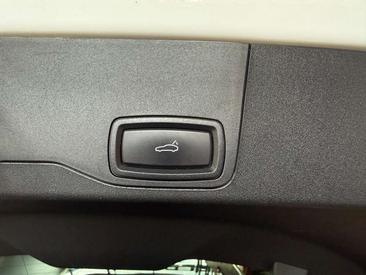 Porsche Taycan — photo 37