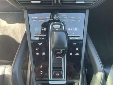 Porsche Cayenne III Platinum Edition — photo 18