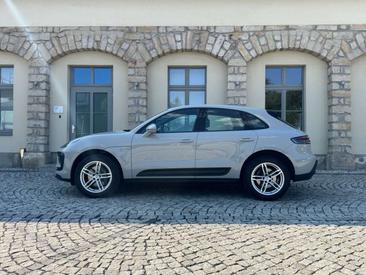 Porsche Macan — photo 16