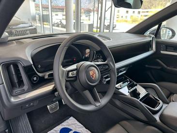 Porsche Cayenne III S — photo 17