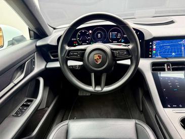 Porsche Taycan — photo 9