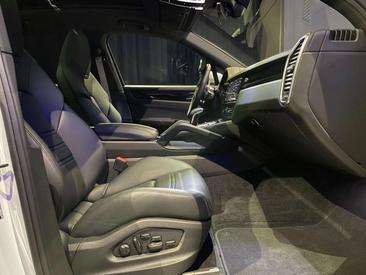 Porsche Cayenne III Base Platinum Edition — photo 36
