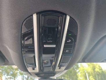 Porsche Cayenne III Platinum Edition — photo 25
