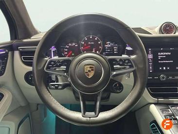 Porsche Macan Electrique Turbo — photo 9