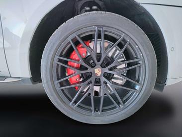 Porsche Macan GTS — photo 11