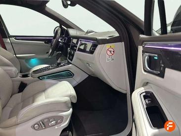 Porsche Macan Electrique Turbo — photo 18