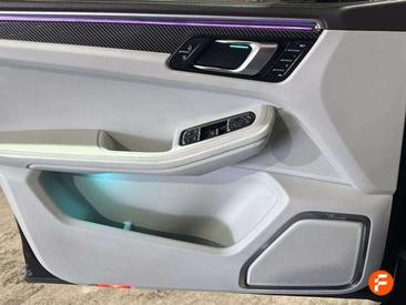 Porsche Macan Electrique Turbo — photo 24