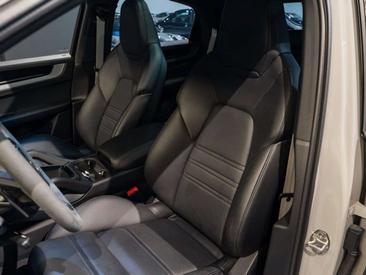 Porsche Cayenne III E-Hybrid — photo 27