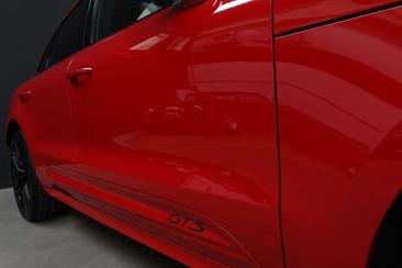 Porsche Macan Electrique GTS — photo 11