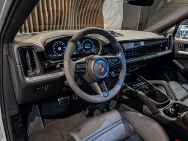 Porsche Cayenne III E-Hybrid — photo 28