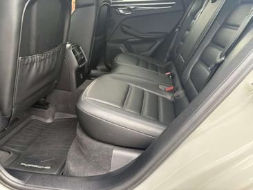 Porsche Macan Electrique S — photo 12