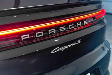 Porsche Cayenne III S — photo 35