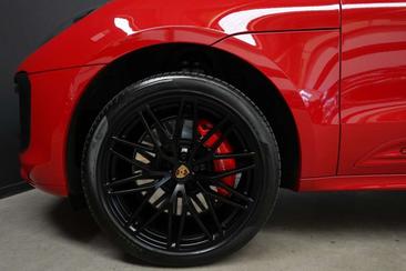 Porsche Macan Electrique GTS — photo 18