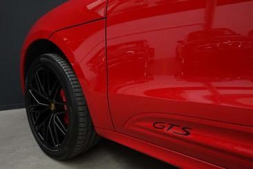 Porsche Macan Electrique GTS — photo 19