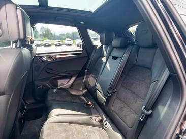 Porsche Macan GTS — photo 14