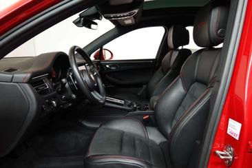 Porsche Macan Electrique GTS — photo 31