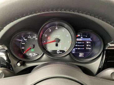 Porsche Macan Electrique GTS — photo 11