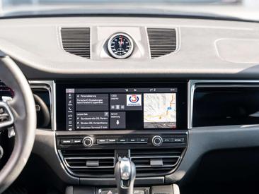 Porsche Macan GTS — photo 16