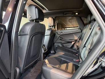 Porsche Macan Electrique Base — photo 8