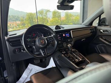 Porsche Macan Electrique Base — photo 9