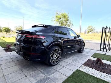 Porsche Cayenne III Turbo S E-Hybrid — photo 2