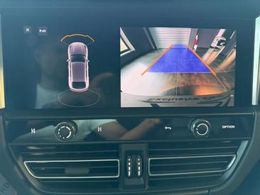 Porsche Macan Electrique Base — photo 11
