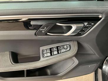 Porsche Macan Electrique GTS — photo 15
