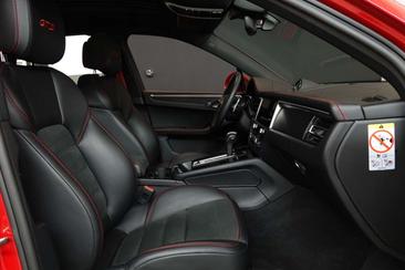 Porsche Macan Electrique GTS — photo 38