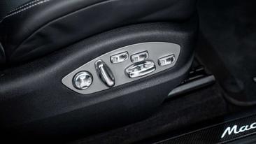 Porsche Macan Electrique Base — photo 28