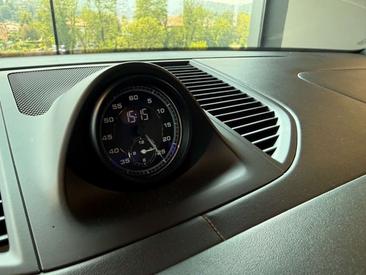 Porsche Macan Electrique Base — photo 16